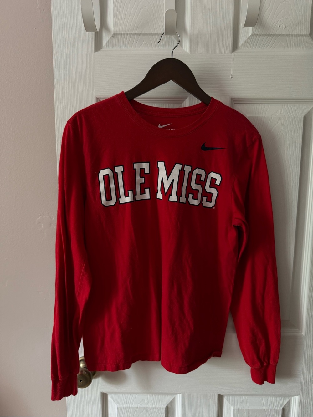 Nike Ole Miss Red Long Sleeve Shirt Women’s Medium